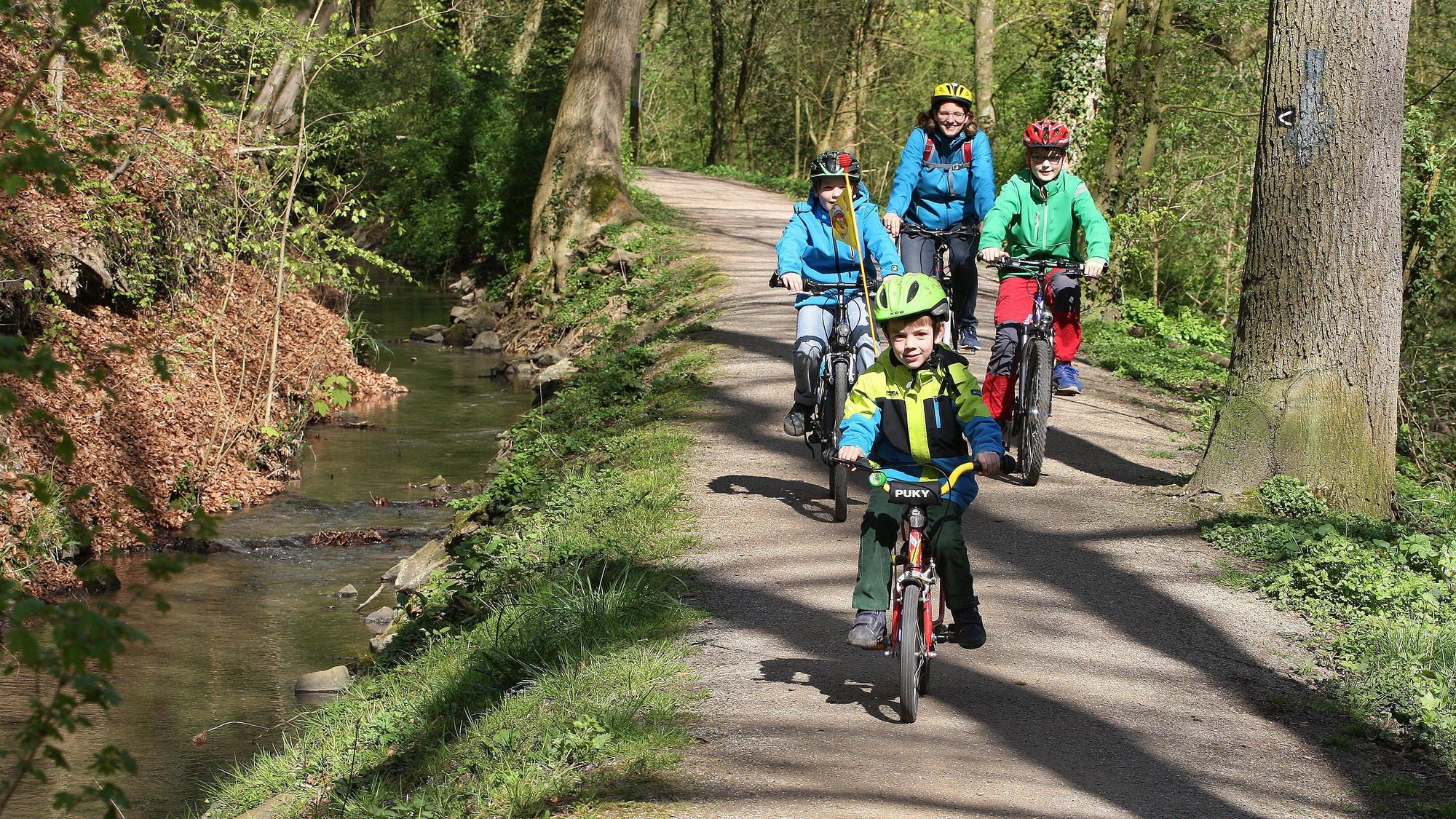Mit Kindern unterwegs auf dem Strunde-Radweg am Wasser: Teil 1 unserer Serie „Rauf aufs Rad.“