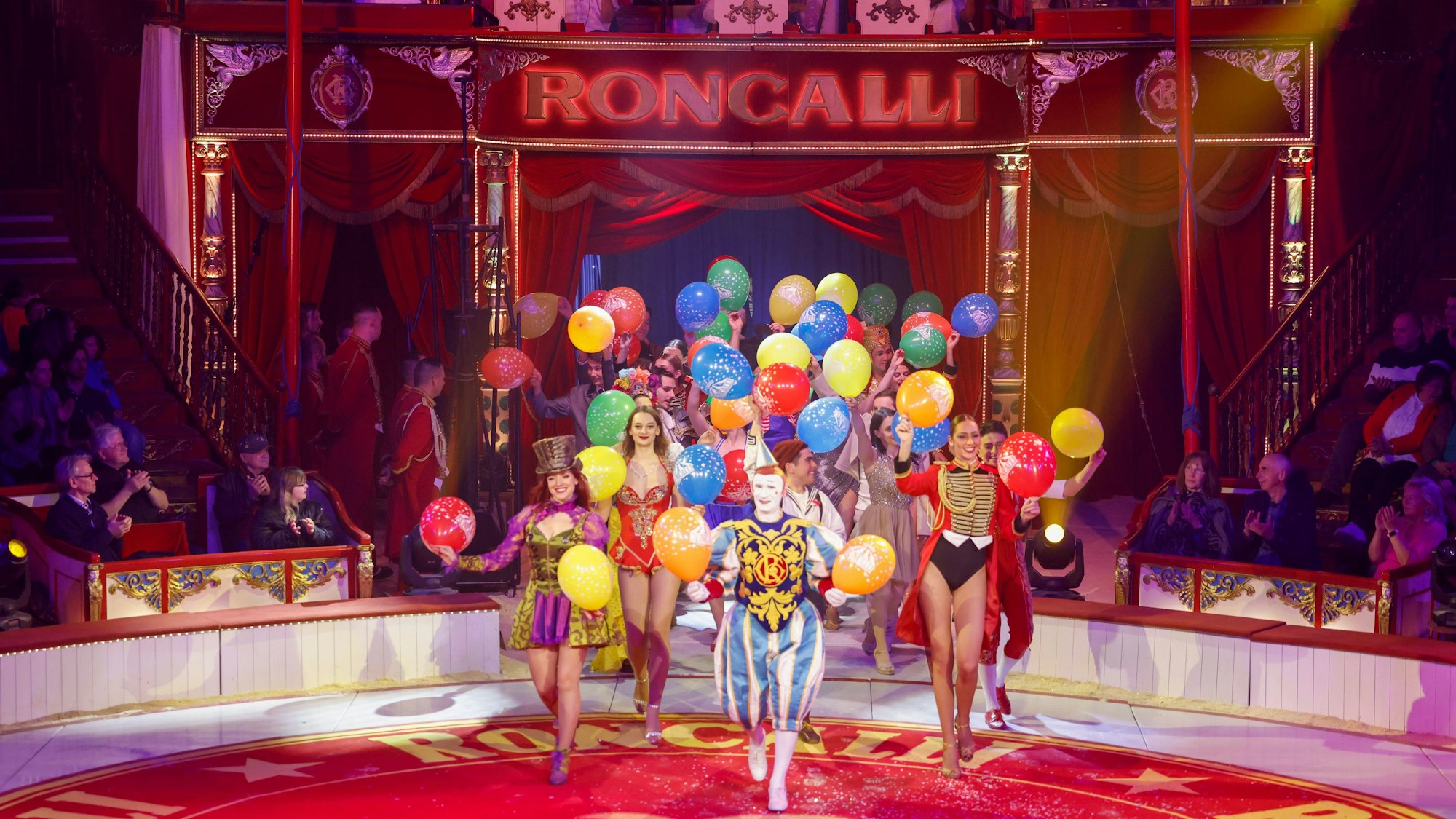 Der Circus Roncalli bei einer Vorstellung 2024.
