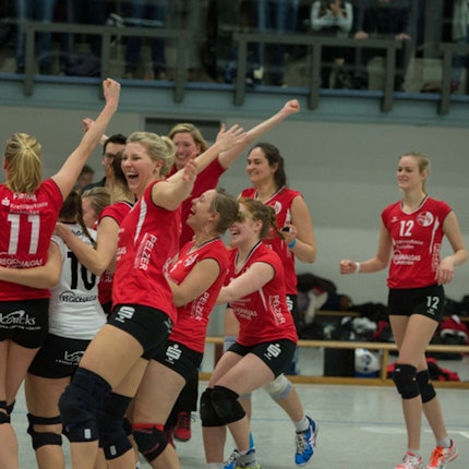 Freuen sich über den Aufstieg in die 2. Bundesliga: die Sportfreunde 69 Marmagen-Nettersheim.