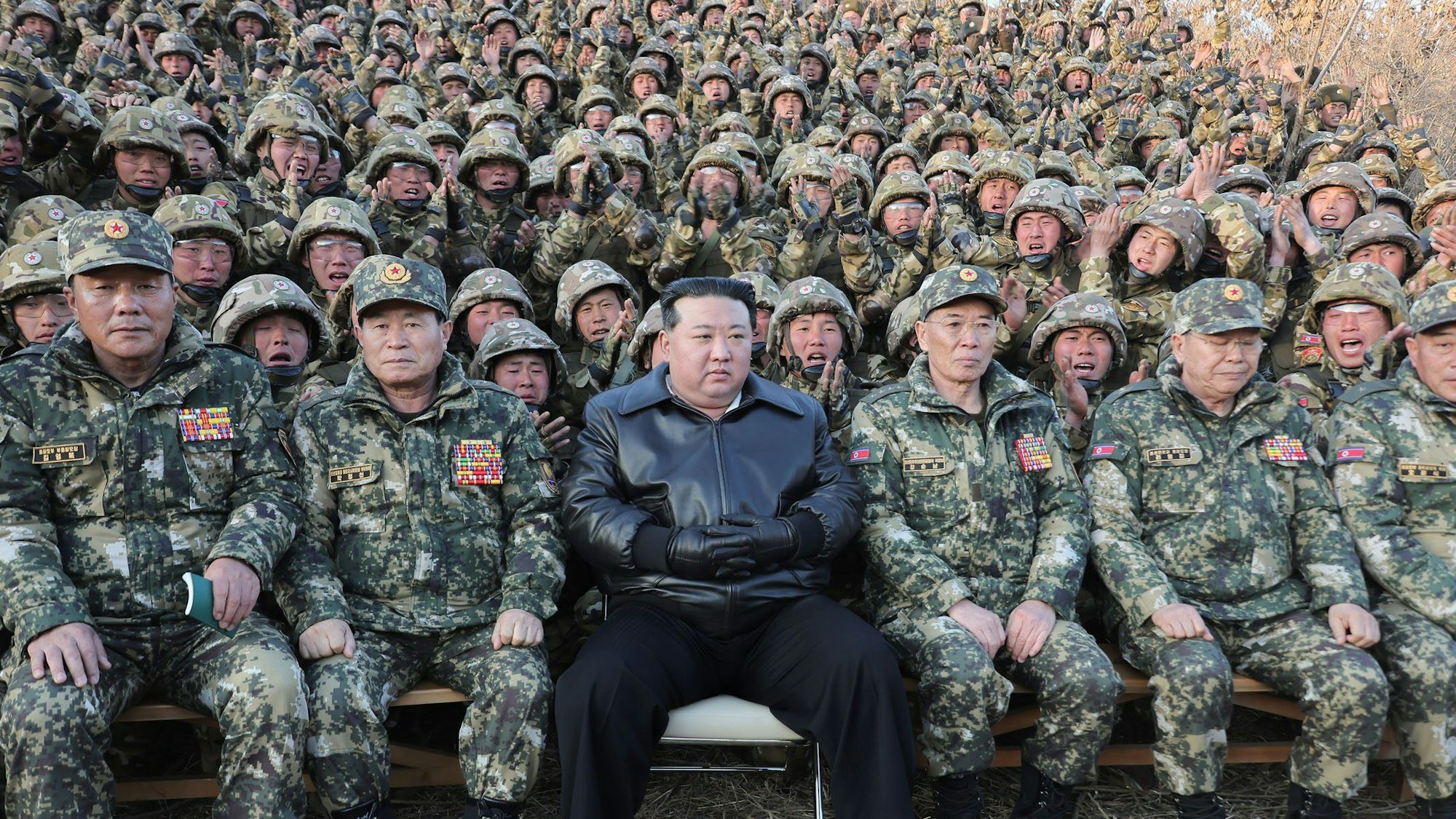 Kim Jong Un, Machthaber in Nordkorea, während des Besuchs einer militärischen Ausbildungsbasis im Westen des Landes.