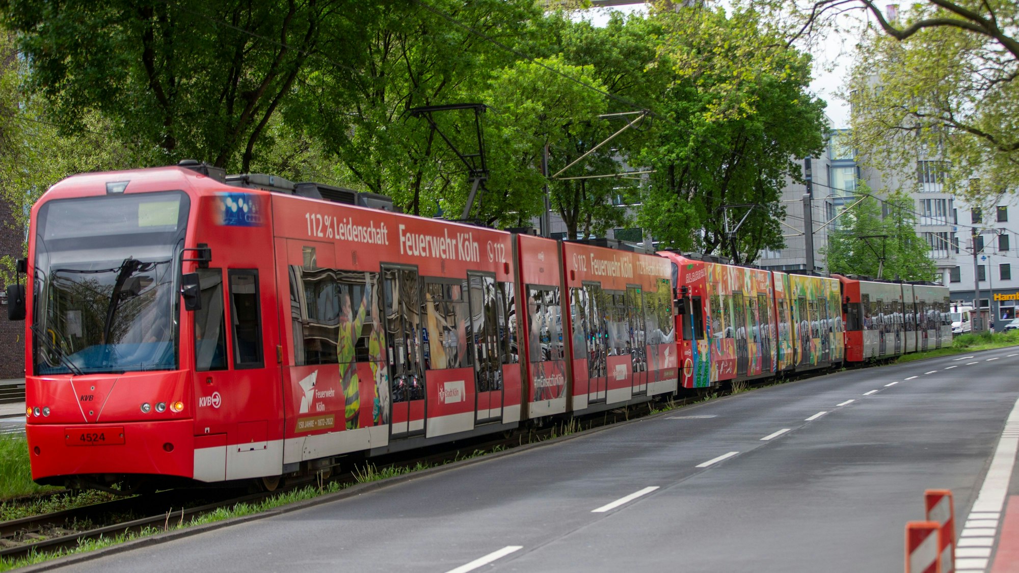 Testfahrt der KVB mit 90-Meter-Langzügen in Köln.