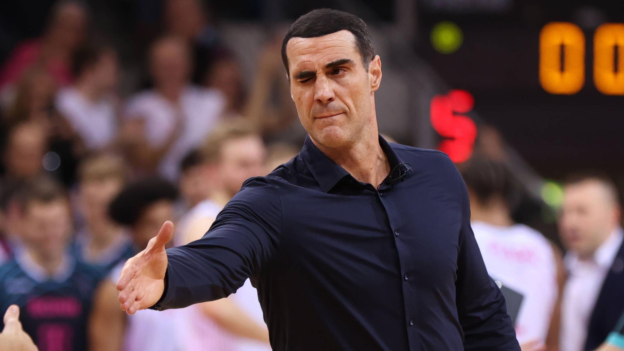 Bonns Headcoach Roel Moors war erst im Schlussviertel von seinem Team angetan.