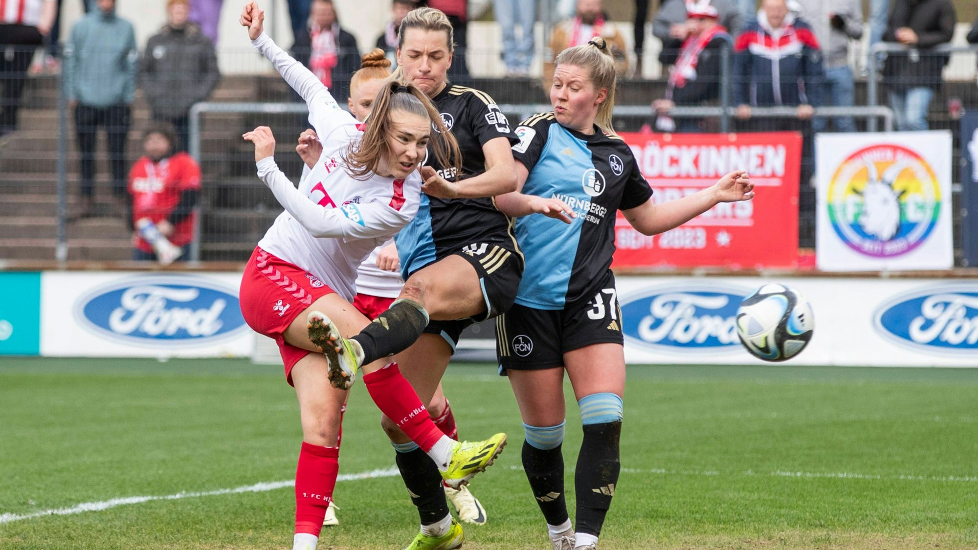 GOOGLE PIXEL Frauen-Bundesliga: 1. FC Köln - 1. FC Nürnberg, 23.03.2024 Alena Bienz 1. FC Köln, 11 mit einer Chance. GOOGLE PIXEL Frauen-Bundesliga, 1. FC Köln - 1. FC Nürnberg, 17. Spieltag, am 23.03.2024, Franz-Kremer-Stadion, Köln DFL regulations prohibit any use of photographs as image sequences and/or quasi-video *** GOOGLE PIXEL Frauen Bundesliga 1 FC Köln 1 FC Nürnberg, 23 03 2024 Alena Bienz 1 FC Köln, 11 mit einer Chance GOOGLE PIXEL Frauen Bundesliga, 1 FC Köln 1 FC Nürnberg, 17 Spieltag, am 23 03 2024, Franz Kremer Stadion, Köln DFL regulations prohibit any use of photographs as image sequences and or quasi video Copyright: xBEAUTIFULxSPORTS/Meuselx