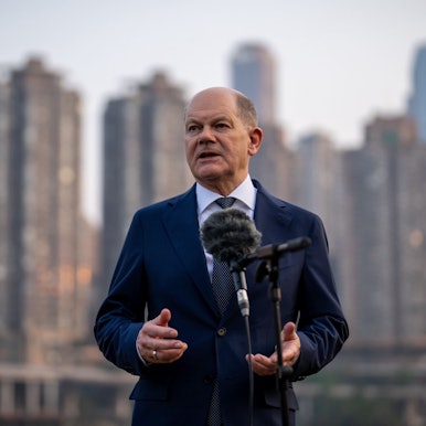 Bundeskanzler Olaf Scholz (SPD) spricht bei einem Statement zur Situation in Israel in China.