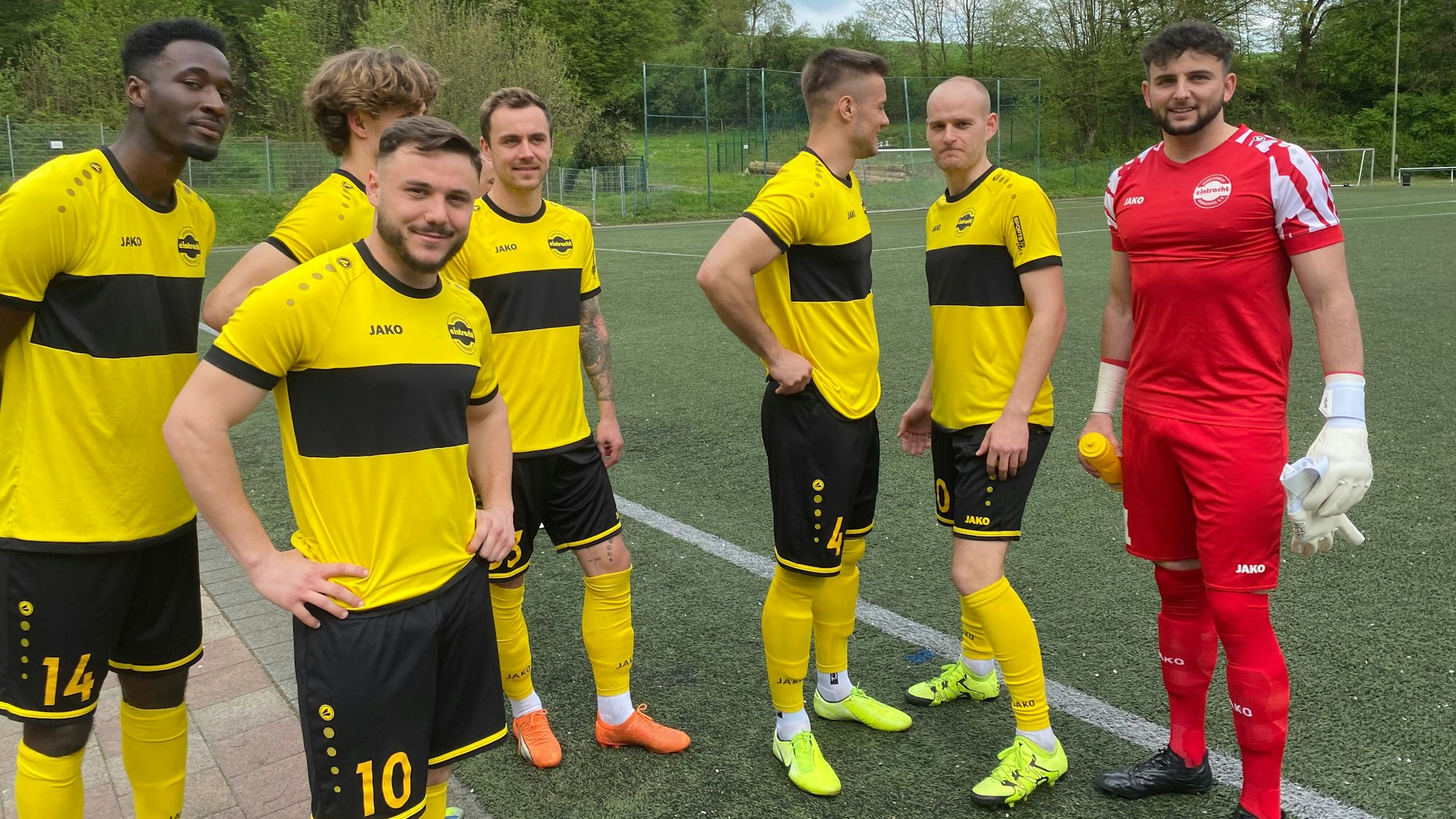 Zu sehen sind Spieler einer Fußballmannschaft