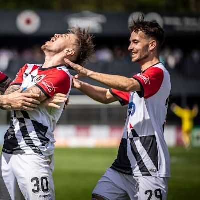 Luca Marseiler (M.) erzielte den zwischenzeitlichen 2:2-Ausgleich für Viktoria Köln.