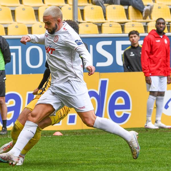 v.li.: Mika Hanraths Alemannia Aachen, 15, Leon Demaj Fortuna Köln, Zweikampf, Duell, duel, tackle, tackling, Dynamik, Action, Aktion, 30.03.2024, Aachen Deutschland, Fussball, Regionalliga West, Alemannia Aachen - Fortuna Köln *** v li Mika Hanraths Alemannia Aachen, 15 , Leon Demaj Fortuna Köln , duel, duel, tackle, tackling, dynamics, action, action, 30 03 2024, Aachen Germany , Football, Regionalliga West, Alemannia Aachen Fortuna Köln xmhx
