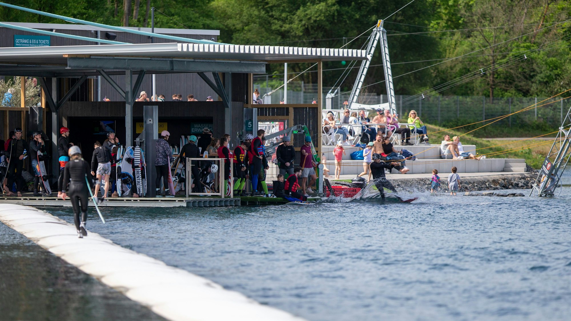 Der Startbereich der Wassersportanlage am Wake-Club-Cologne.