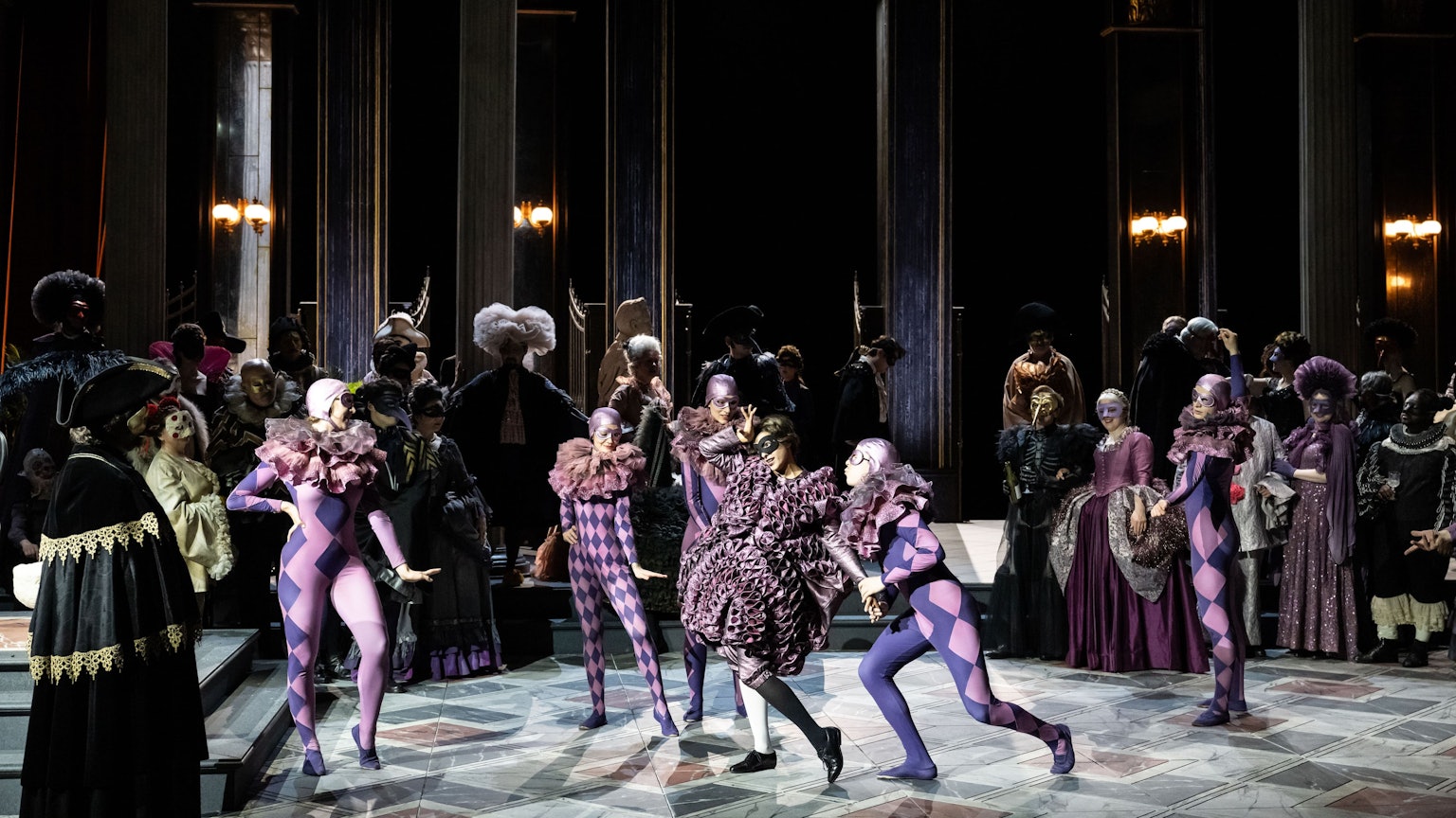 Verdis Oper ein Maskenball im Staatenhaus.