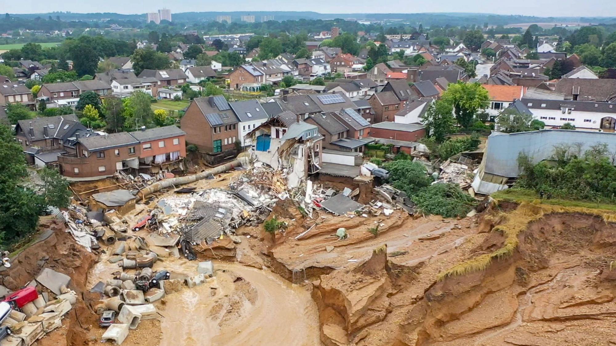 Die Grube, in der das Haus der Familie Eich versunken ist.