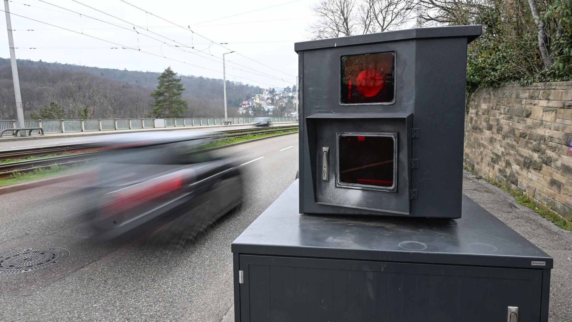Blitzer in Stuttgart. Verkehrsminister Wissing (FDP) lehnt Tempolimits als Maßnahme für mehr Klimaschutz ab.