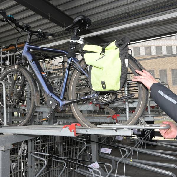 Ein neues Zugangssystem sowie neue Einstellmöglichkeiten modernisieren die Radstation am Busbahnhof.