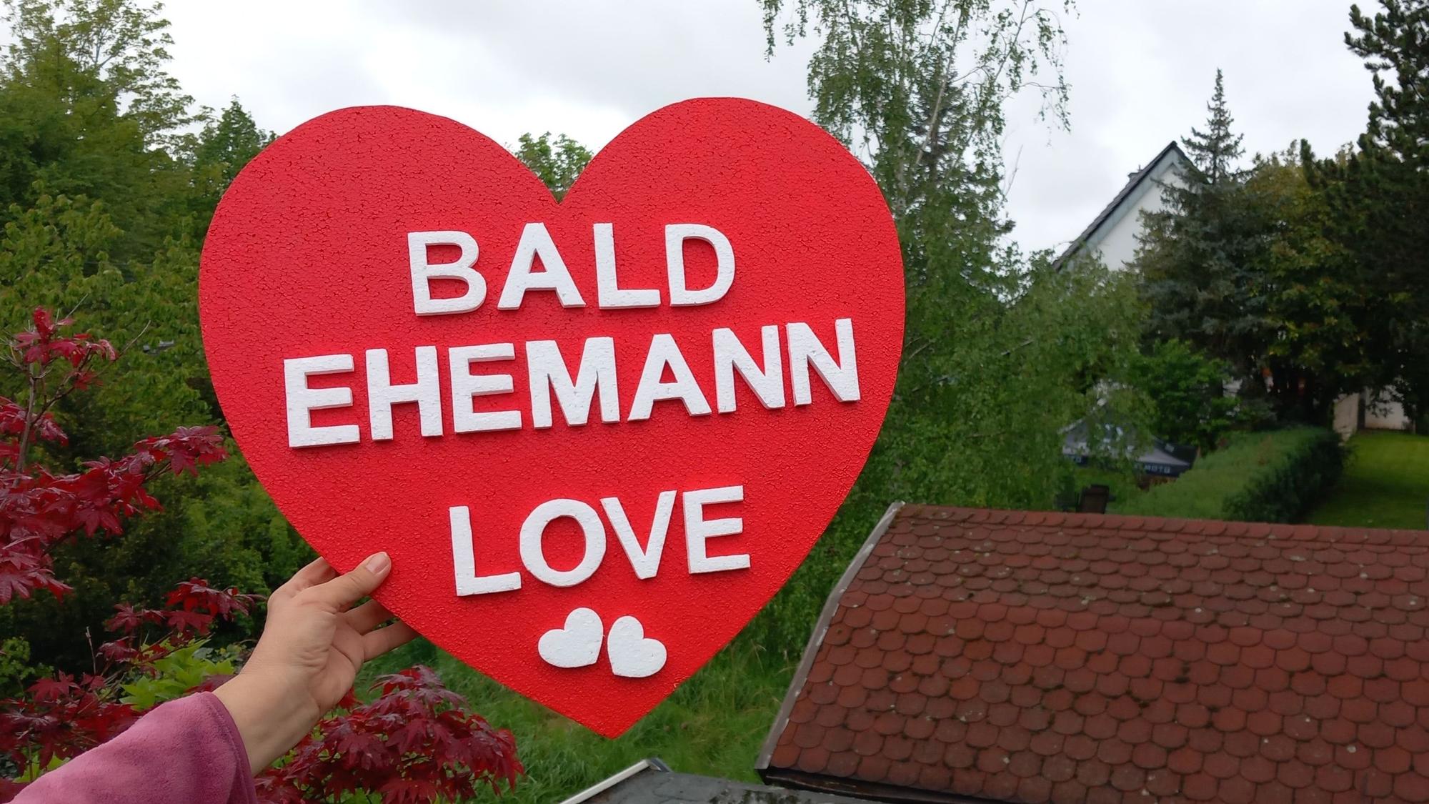 Wohl für einen Heiratsantrag für eine Birke, wie die im Hintergrund.