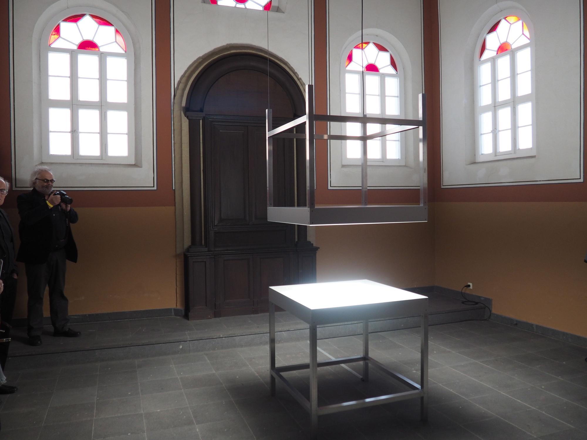 Der in New York lebende Künstler Alfredo Jaar hat eine Arbeit für die Synagoge Stommeln entwickelt.