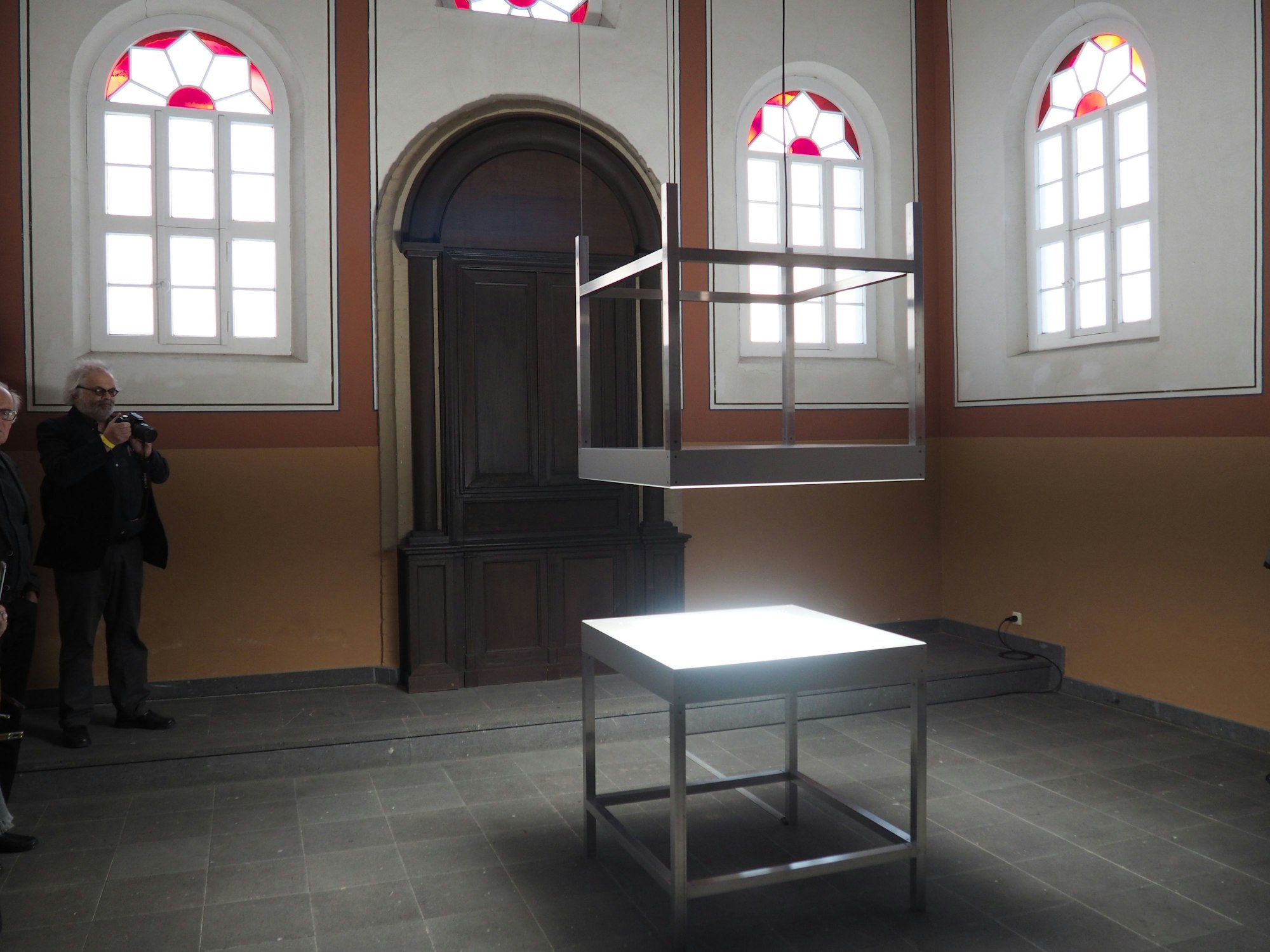 Der in New York lebende Künstler Alfredo Jaar hat eine Arbeit für die Synagoge Stommeln entwickelt.