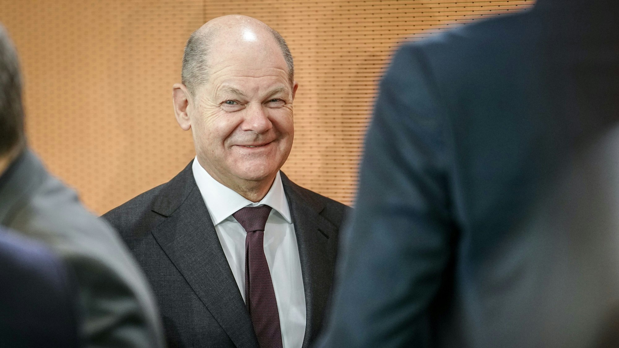 Bundeskanzler Olaf Scholz (SPD) nimmt an einer Sitzung des Bundeskabinetts im Bundeskanzleramt teil.