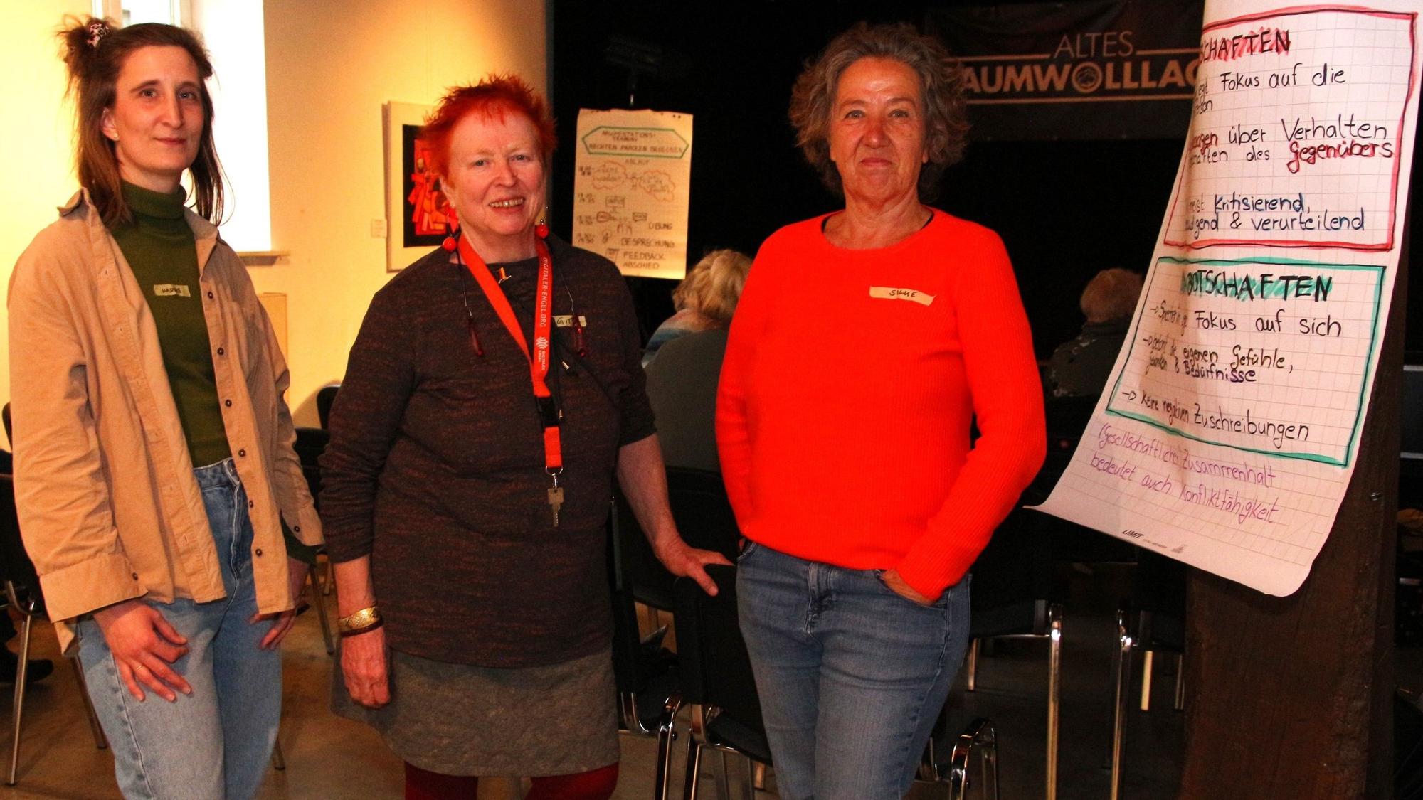 Im Alten Baumwolllager in Engelskirchen (von links): Nadine Lindörfer, Gitta Quercia-Naumann und Silke Krämer.
