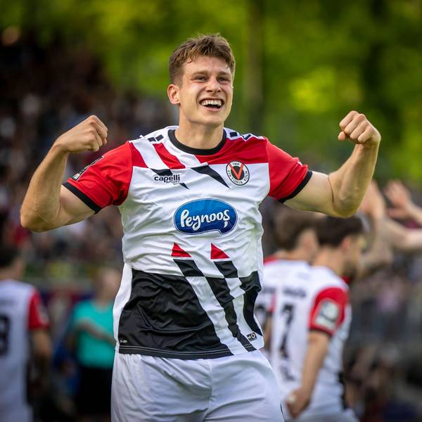 3. Liga, FC Viktoria Köln - Hallescher FC, 13.04.2024 Torjubel zum 3:2 durch Tobias Anselm FC Viktoria Köln, 18 3. Liga, FC Viktoria Köln - Hallescher FC, 33. Spieltag, am 13.04.2024 im Sportpark Höhenberg in Köln. DFL REGULATIONS PROHIBIT ANY USE OF PHOTOGRAPHS AS IMAGE SEQUENCES AND/OR QUASI-VIDEO. *** 3 Liga, FC Viktoria Köln Hallescher FC, 13 04 2024 Goal celebration for 3 2 by Tobias Anselm FC Viktoria Köln, 18 3 Liga, FC Viktoria Köln Hallescher FC, 33 Matchday, on 13 04 2024 at Sportpark Höhenberg in Cologne DFL REGULATIONS PROHIBIT ANY USE OF PHOTOGRAPHS AS IMAGE SEQUENCES AND OR QUASI VIDEO Copyright: xBEAUTIFULxSPORTS/LeahxKohringx