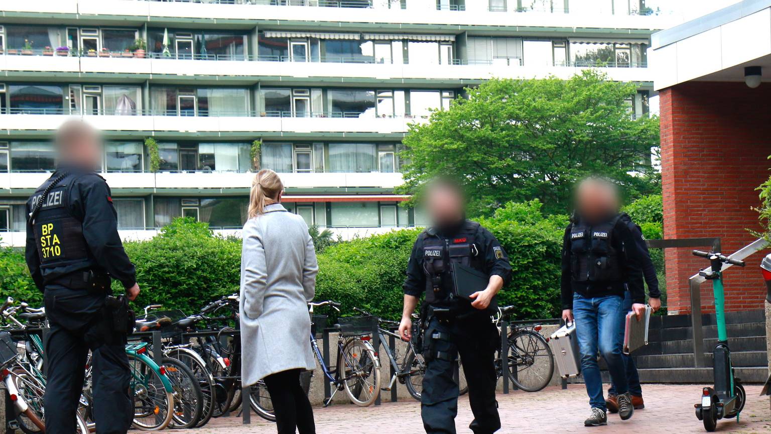 Aktion gegen Schleuser in Köln-Rodenkirchen.