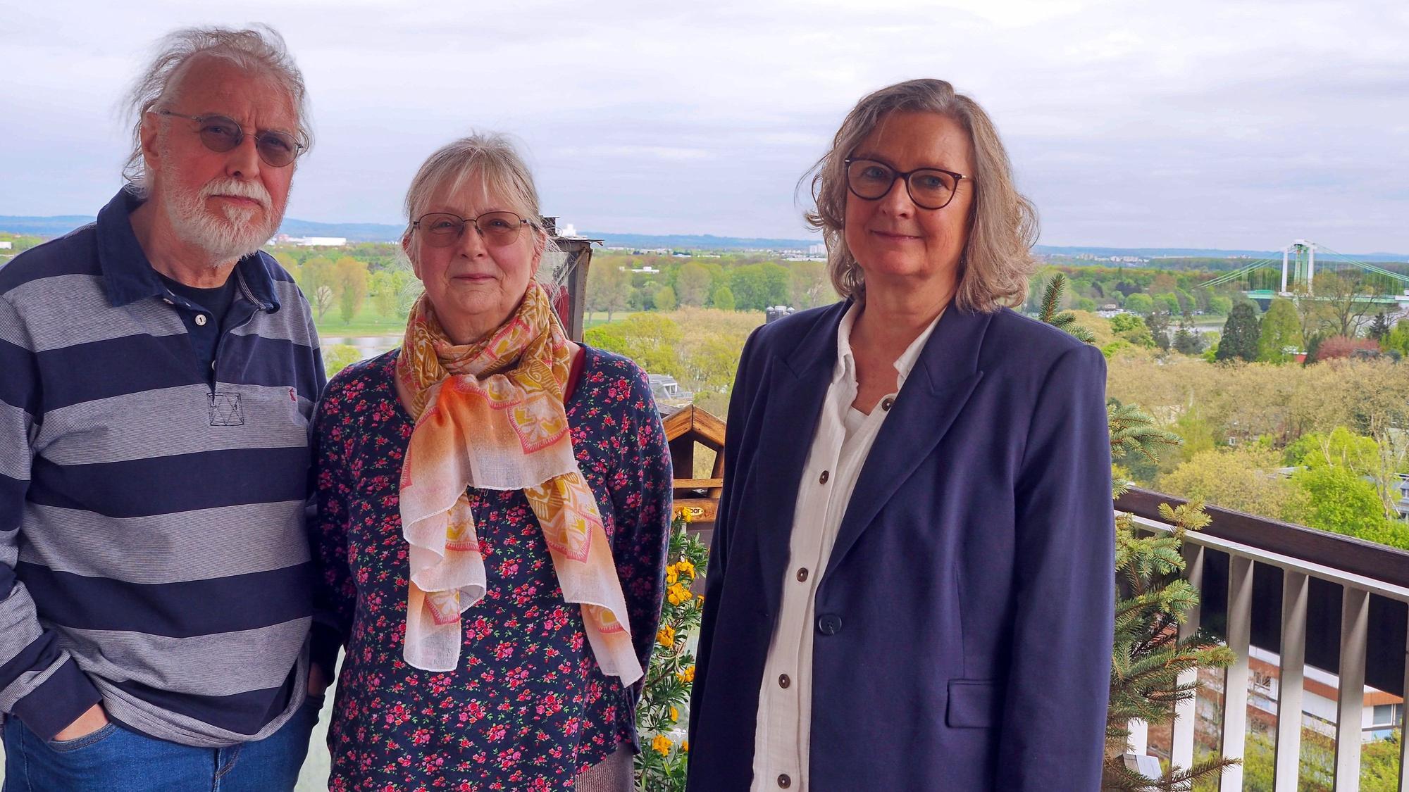Karl-Heinz Theißen, Monika Theißen und Larissa Bender kritisieren die Wohnpark-Eigentümerin d.i.i., sie würde die Gebäude nicht ordentlich instandhalten und Beschwerden der Mieter ignorieren.