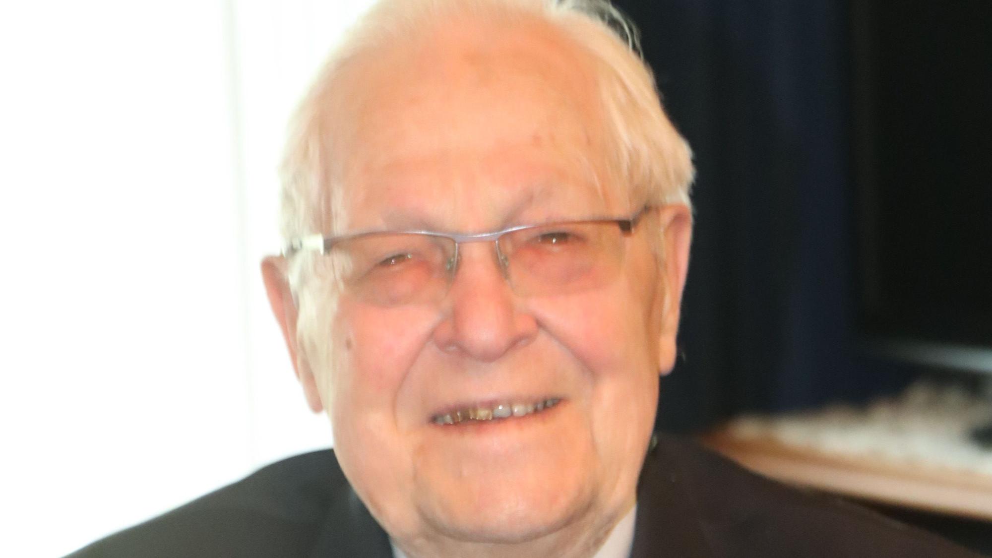 Zu sehen ist Willi Schreiber.