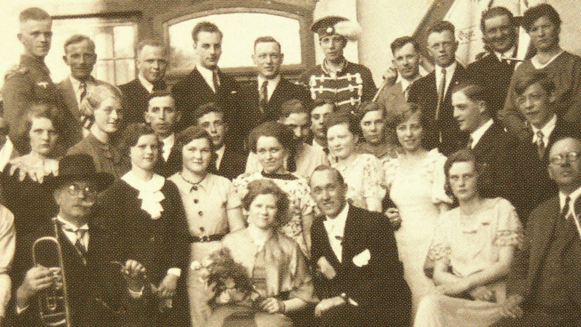 Beim Maiball im Saal Ritzdorf des Frankfurter Hofs wurde dieses Foto vermutlich im Jahr 1930 geschossen.