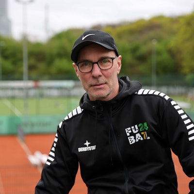 Alles im grünen Bereich: Tobias Thomas liebt den Fußball und die Emotionen, die das Spiel entfachen kann.