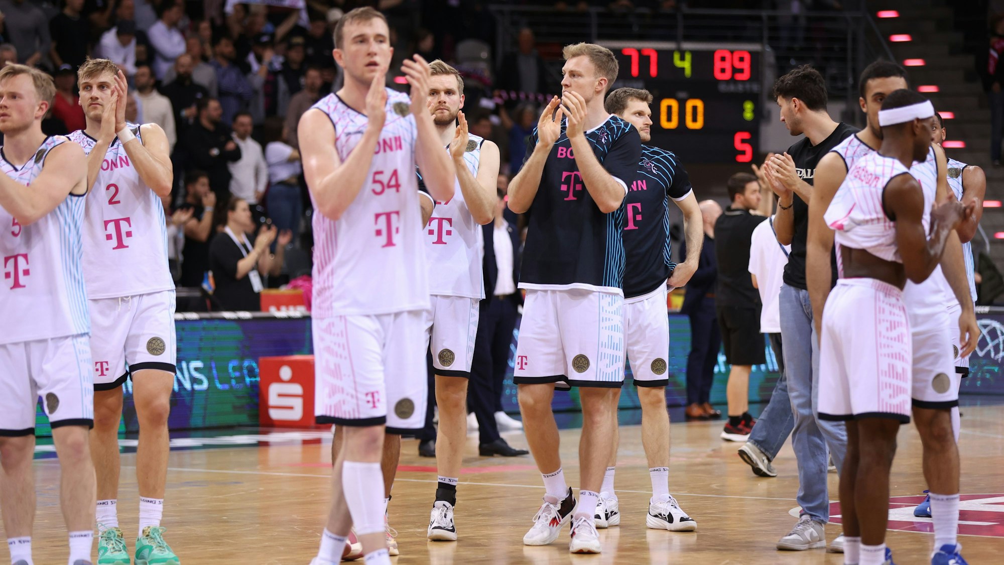 Enttäuschung über die Niederlage. Aber die Baskets sind schon in Crailsheim wieder gefordert.