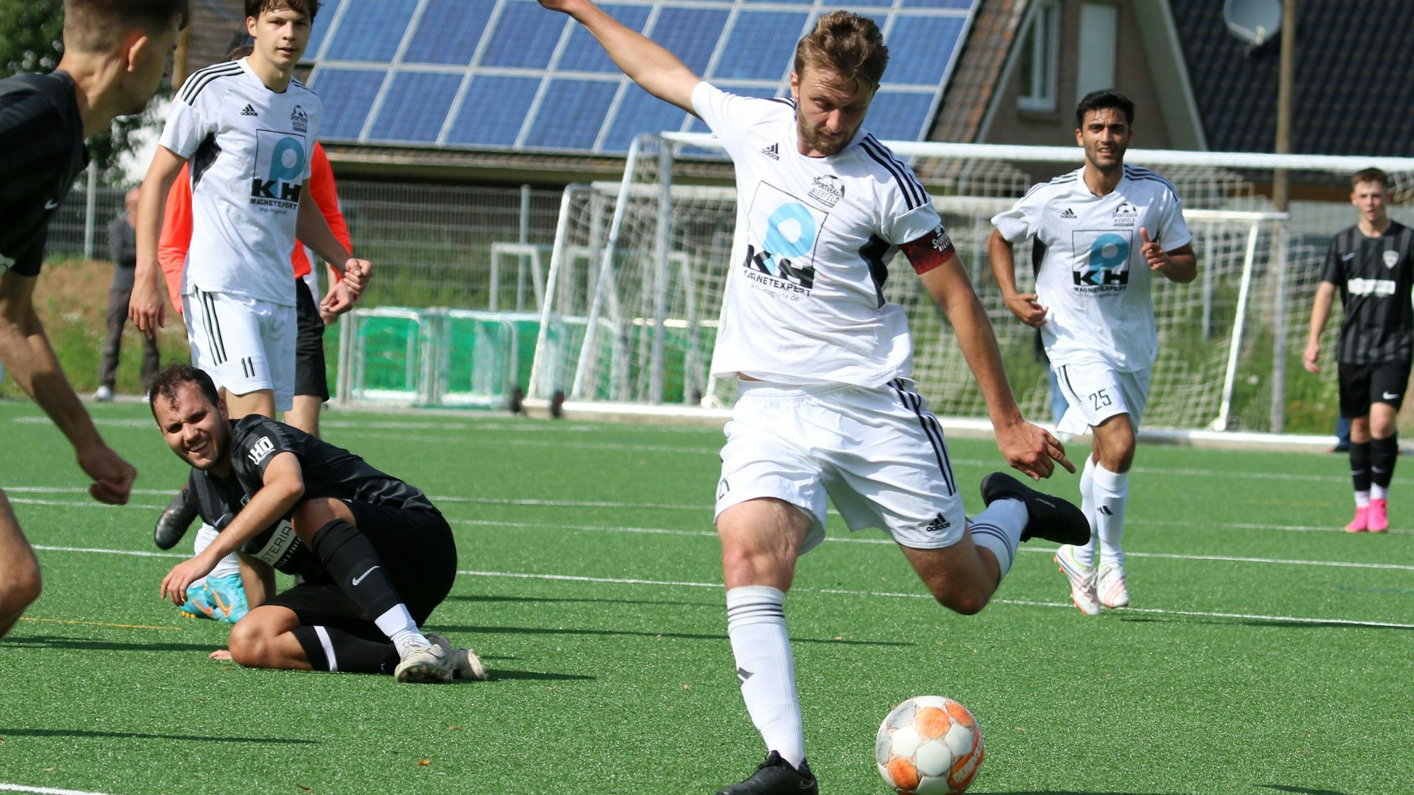 Stephen Kinnen beim Schuss.