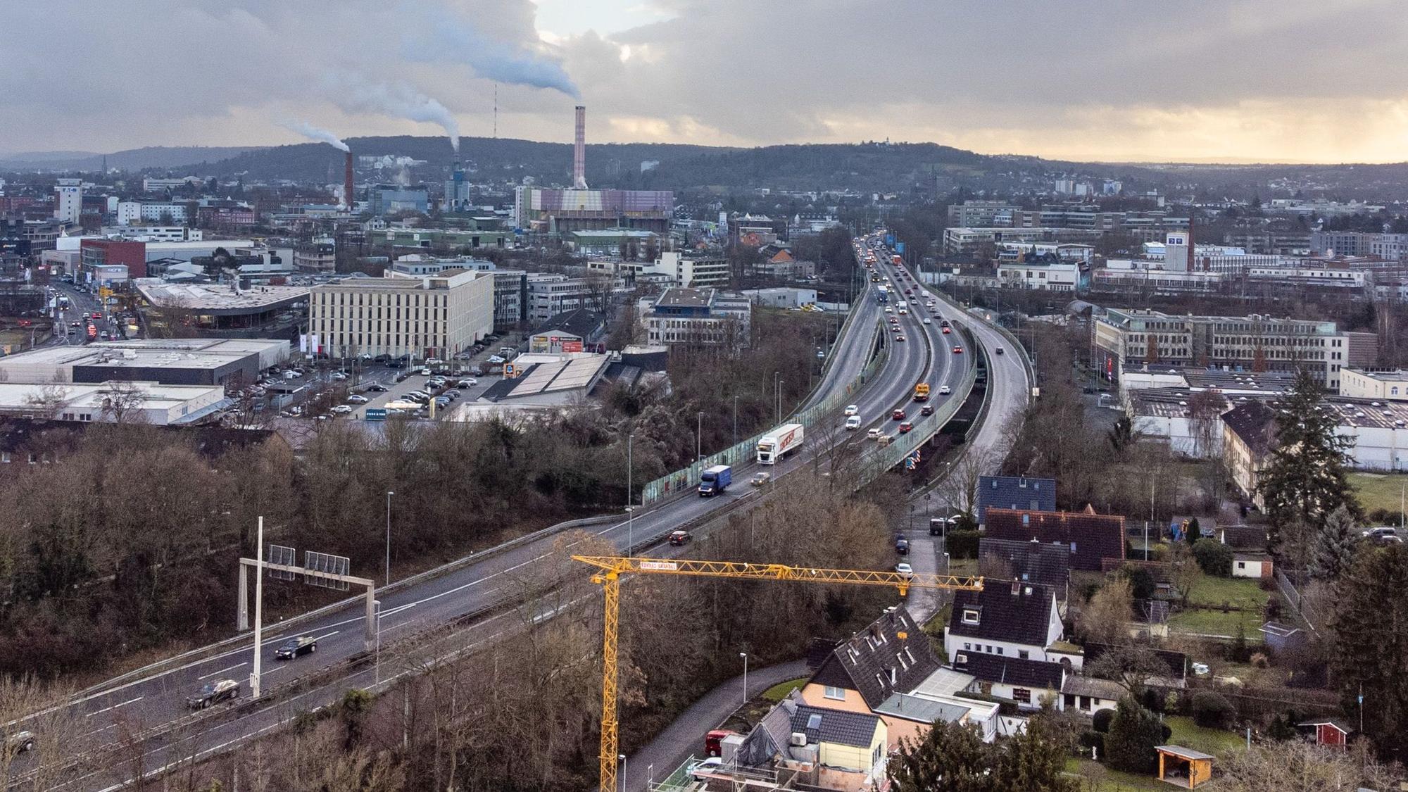 "Tausendfüßler" der A565 in Bonn.