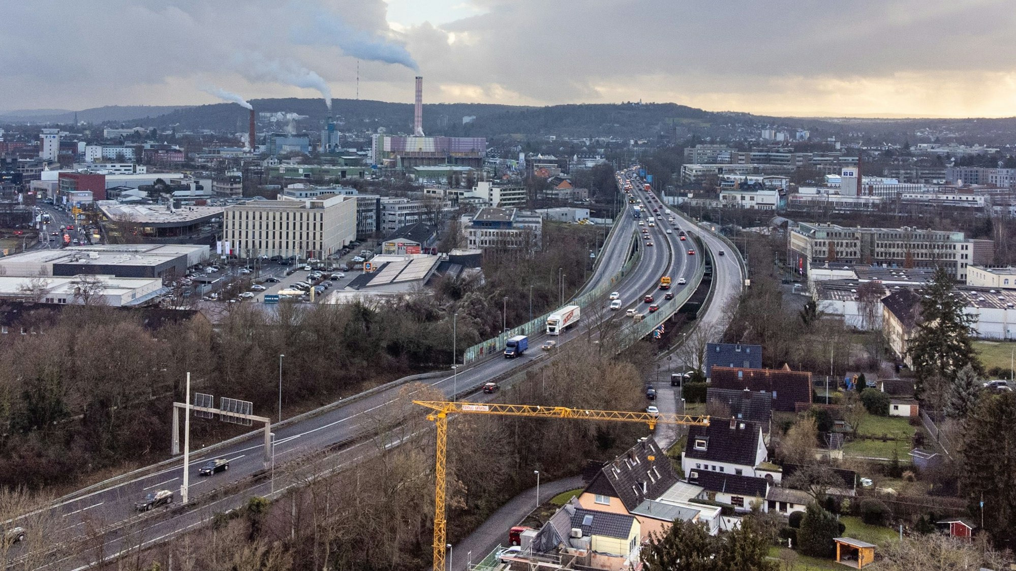 "Tausendfüßler" der A565 in Bonn.
