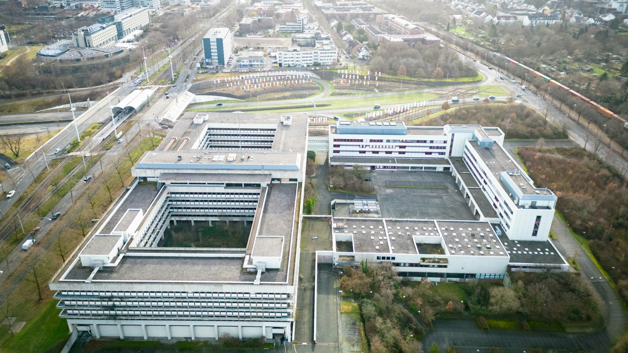 Zu sehen ist ein Gebäude in Form einer Acht von oben.