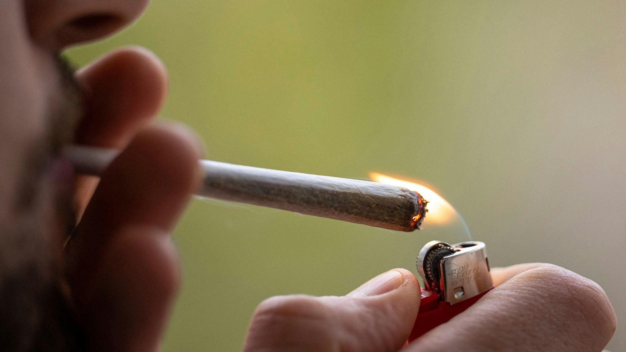 Cannabis ist seit dem 1. April in Deutschland teilweise legalisiert. Bayern will die Droge auf Volksfesten wie beispielsweise dem Oktoberfest aber dennoch verbieten.