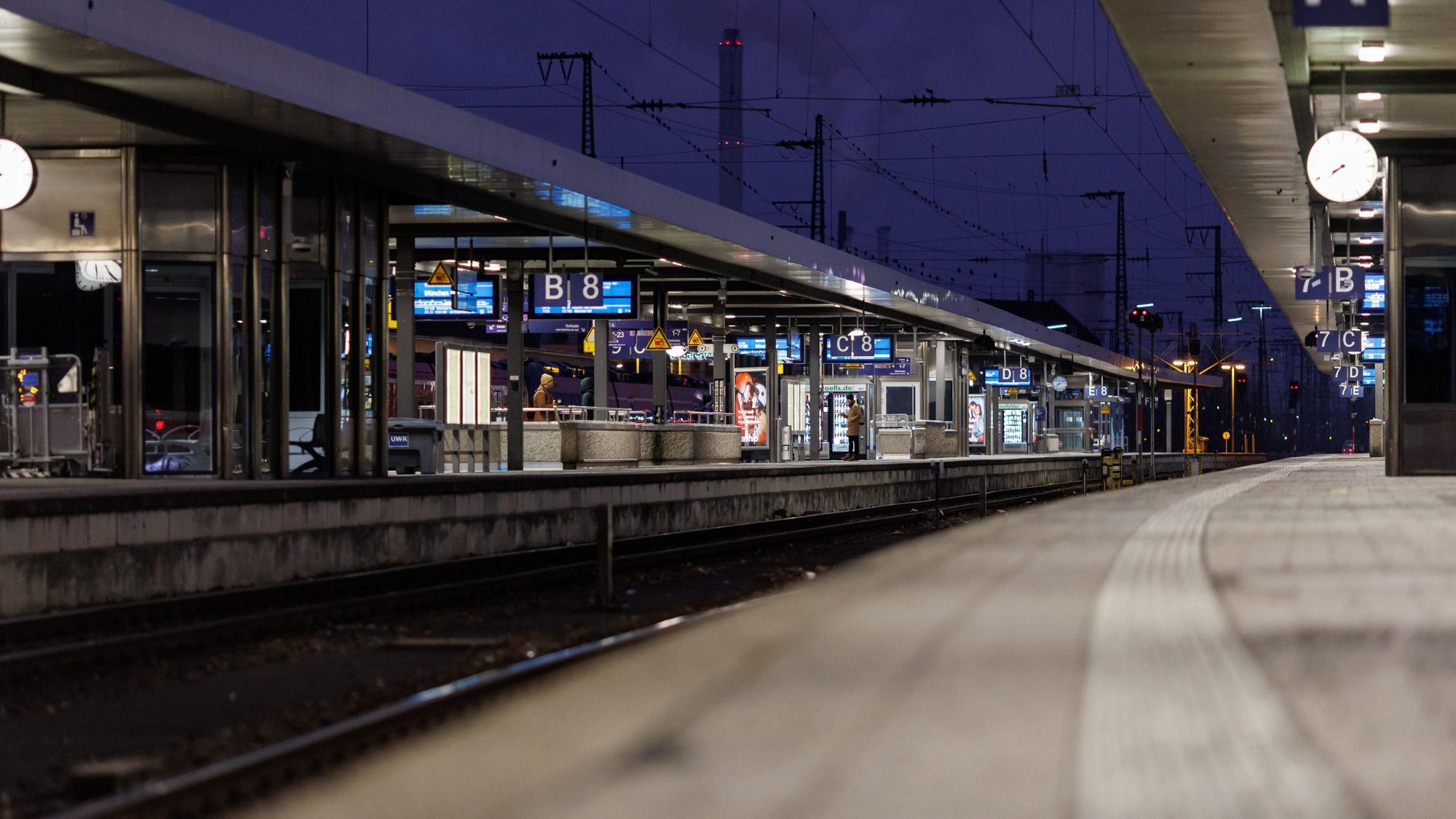 Bahnsteige am Hauptbahnhof in Nürnberg.