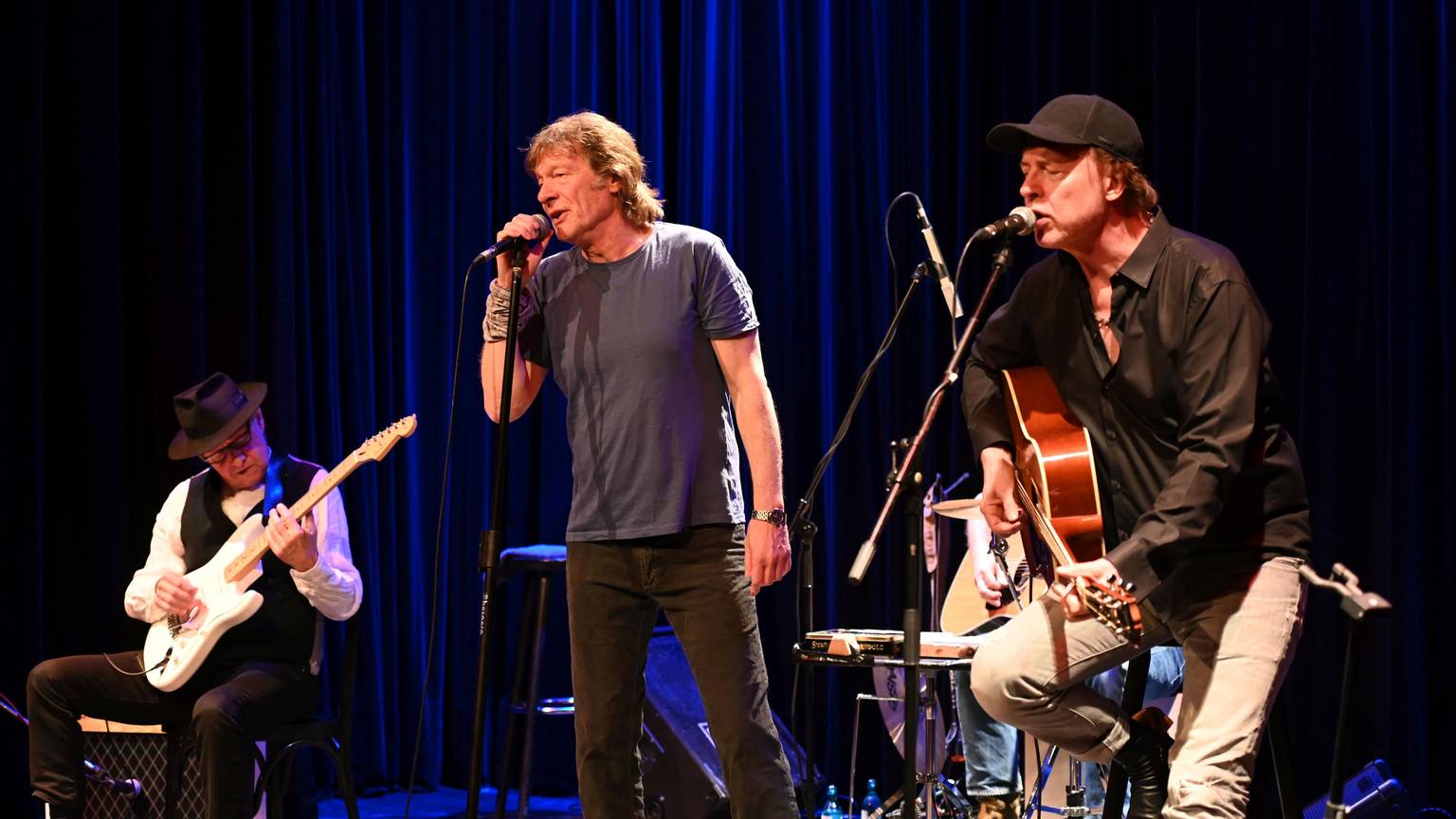 Gerd Köster (Mitte) mit Helmut Krumminga (r.) und „Buddy“ Sacher als Weggefährten.