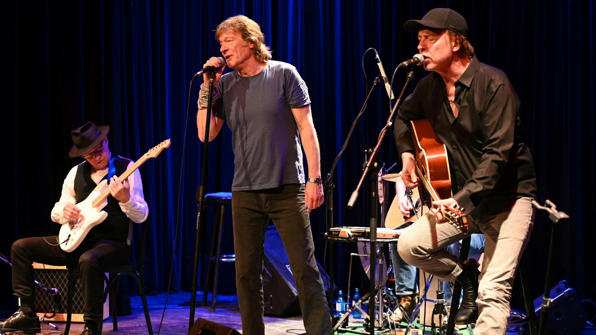Gerd Köster (Mitte) mit Helmut Krumminga (r.) und „Buddy“ Sacher als Weggefährten.