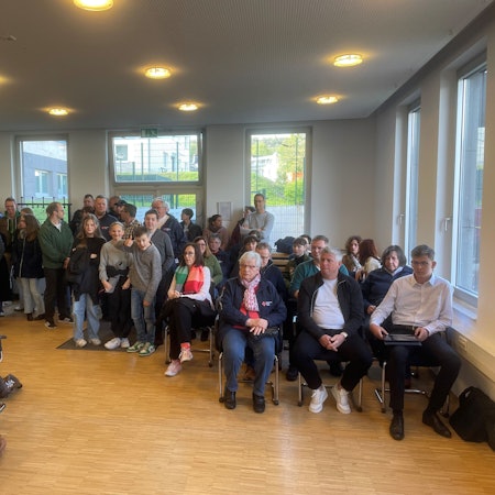 Großer Andrang bei der Sitzung des Haupt- und Finanzausschusses im Sitzungssaal des Rathauses.