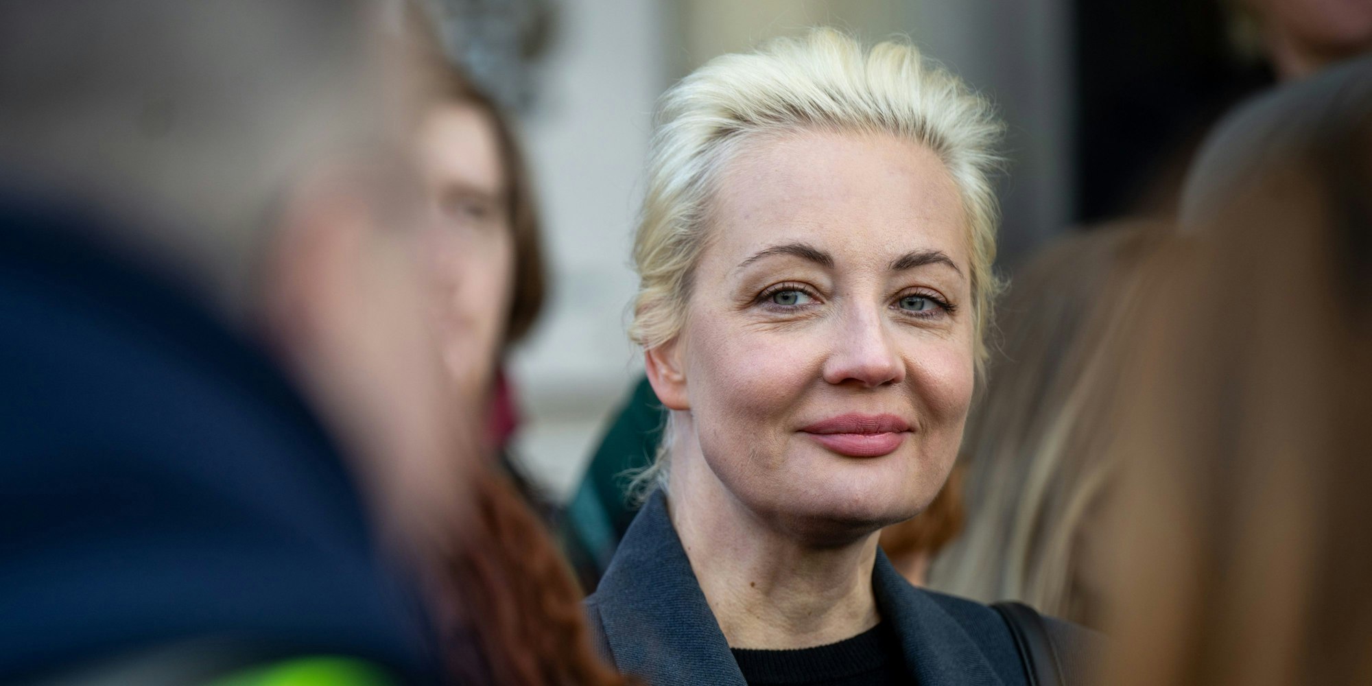 Nach dem Tod ihres Mannes steht Julia Nawalnaja im Zentrum der Aufmerksamkeit.