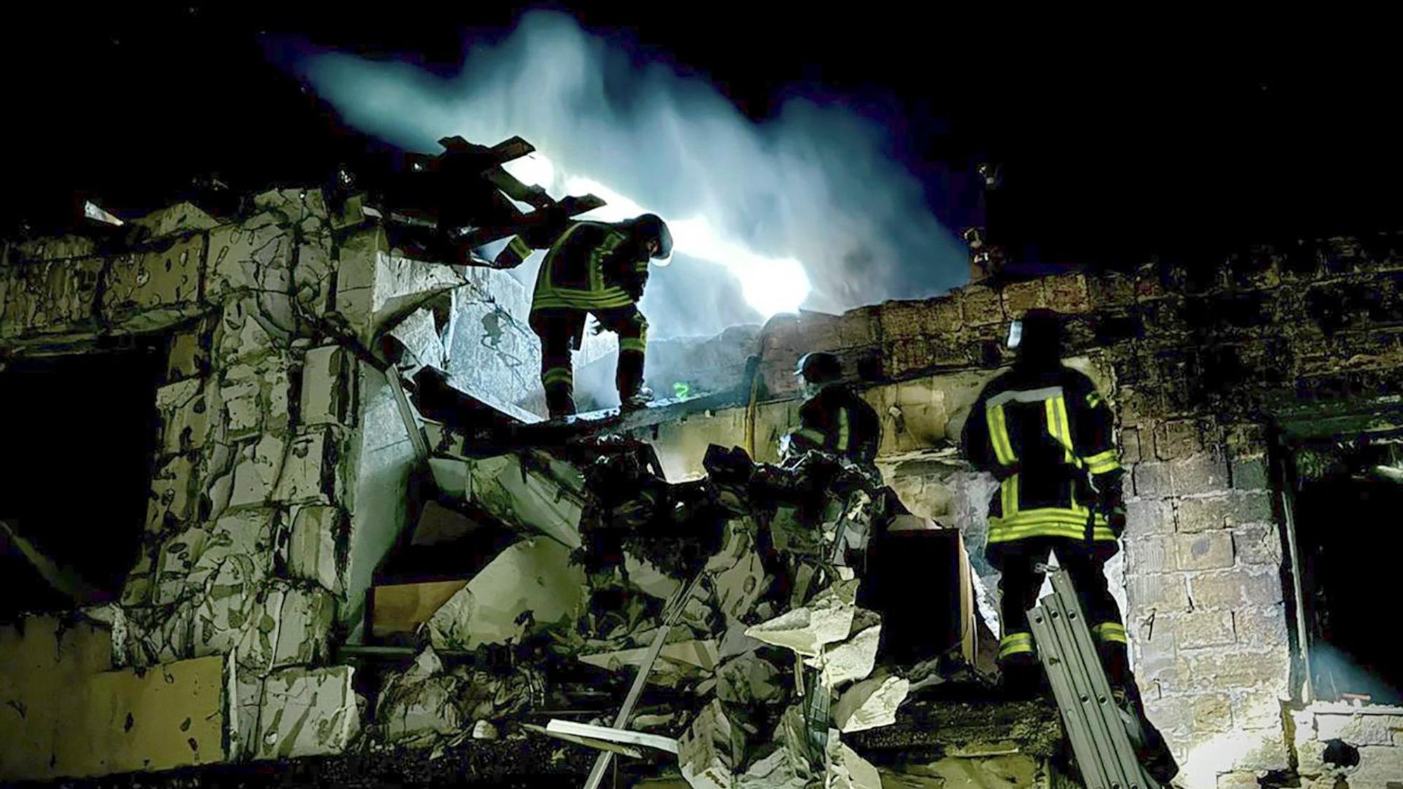 Aufräumarbeiten in Odessa: In der Nacht zum Dienstag gab es neue Drohnenangriffe mit neun Verletzten. Foto: Stadt Odessa/ap