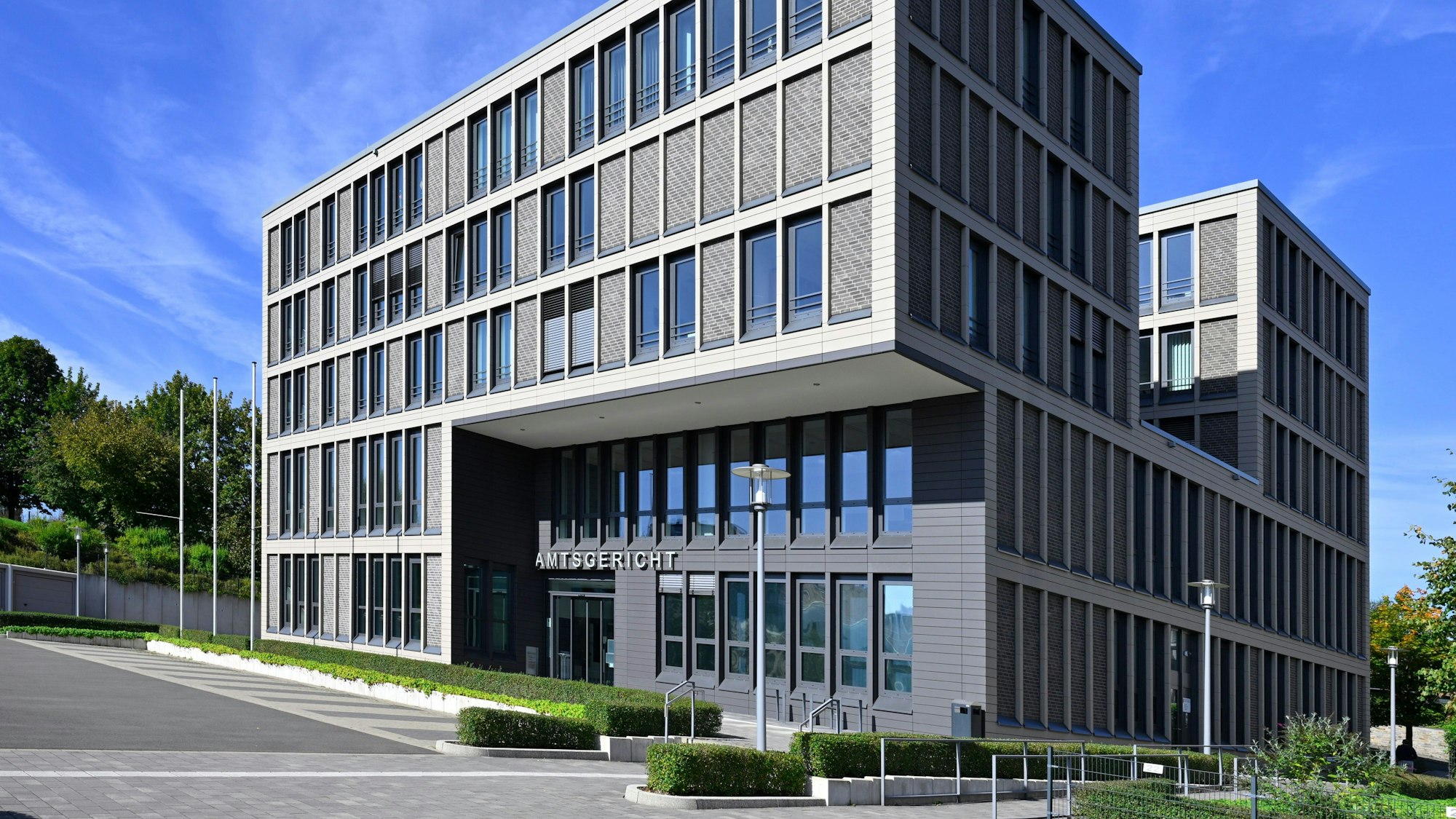 Eine Außenansicht des Gerichtsgebäudes auf dem Gummersbacher Steinmüllergelände.