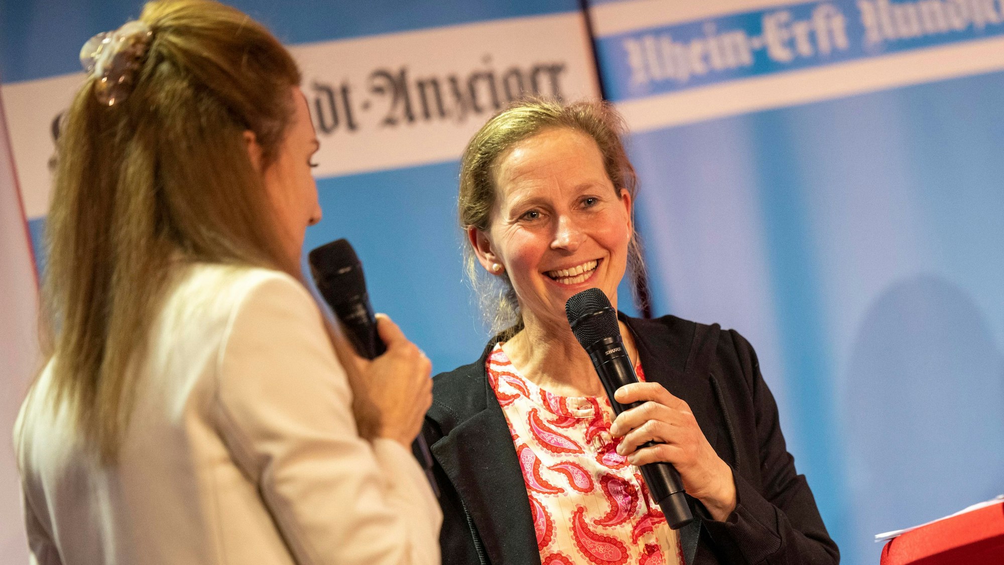 Marion Rodewald, Hockey-Olympiasieger 2004, fungierte als Patin für die Mannschaftswertung.