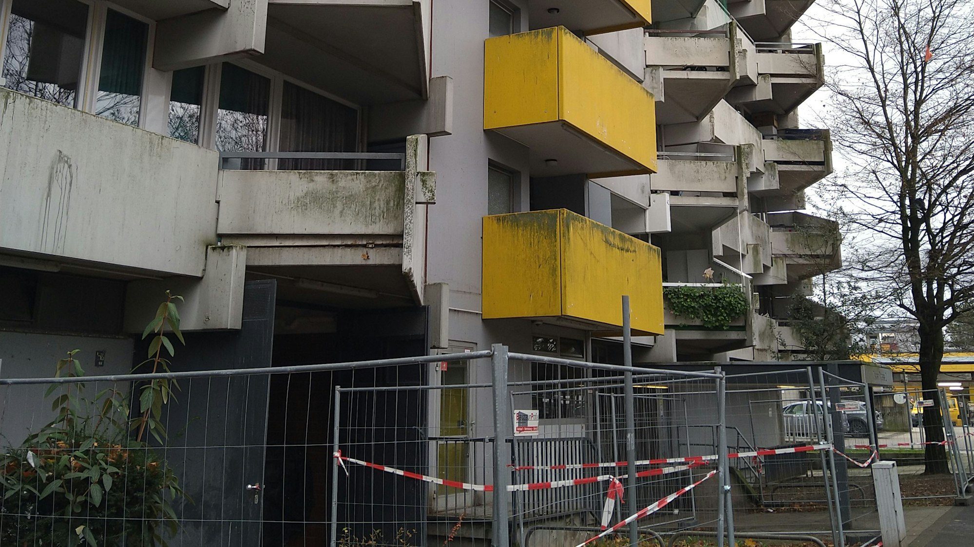 Marode Fassade der betroffenen Häuser an der Osloer Straße, am Liverpooler Platz und in verschiedenen Straßen in Seeberg. Foto von Christopher Dröge