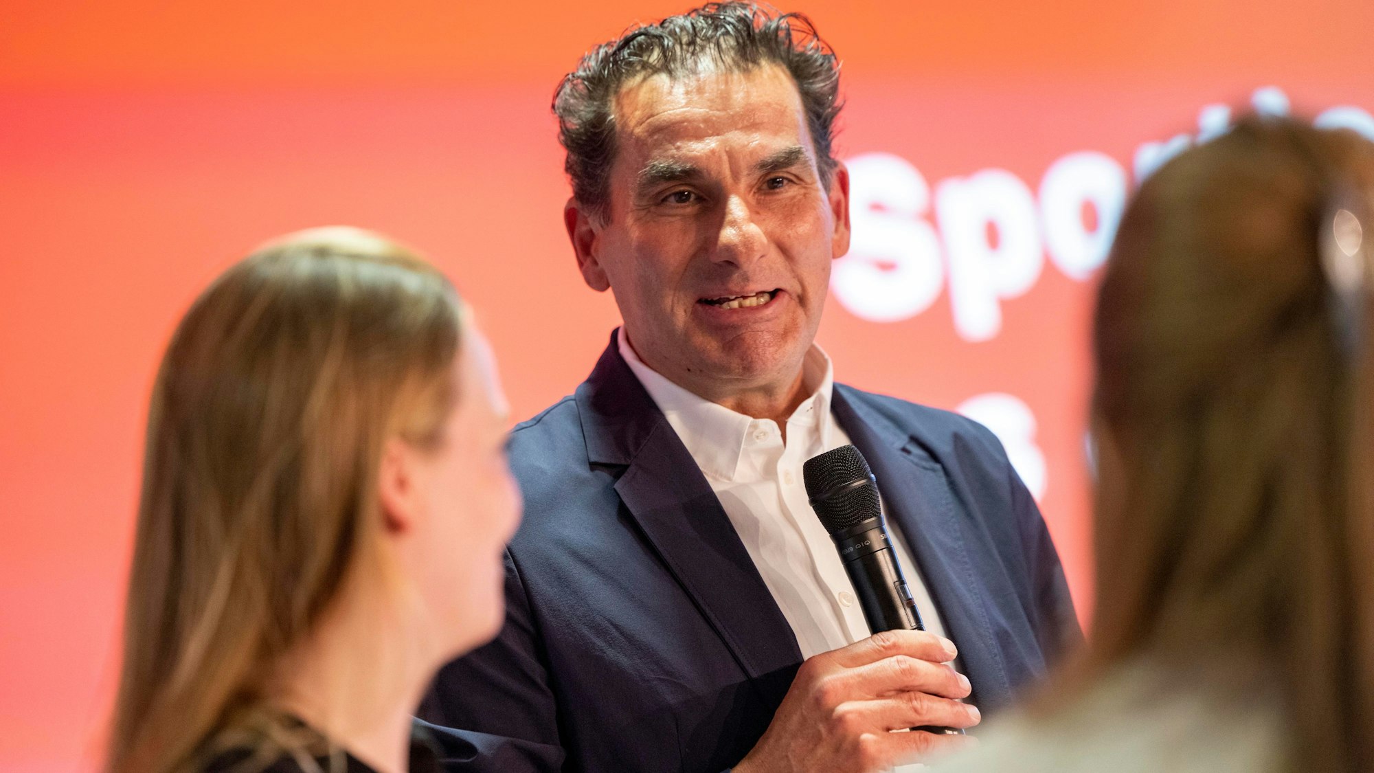 Zu sehen ist Felix Görner.