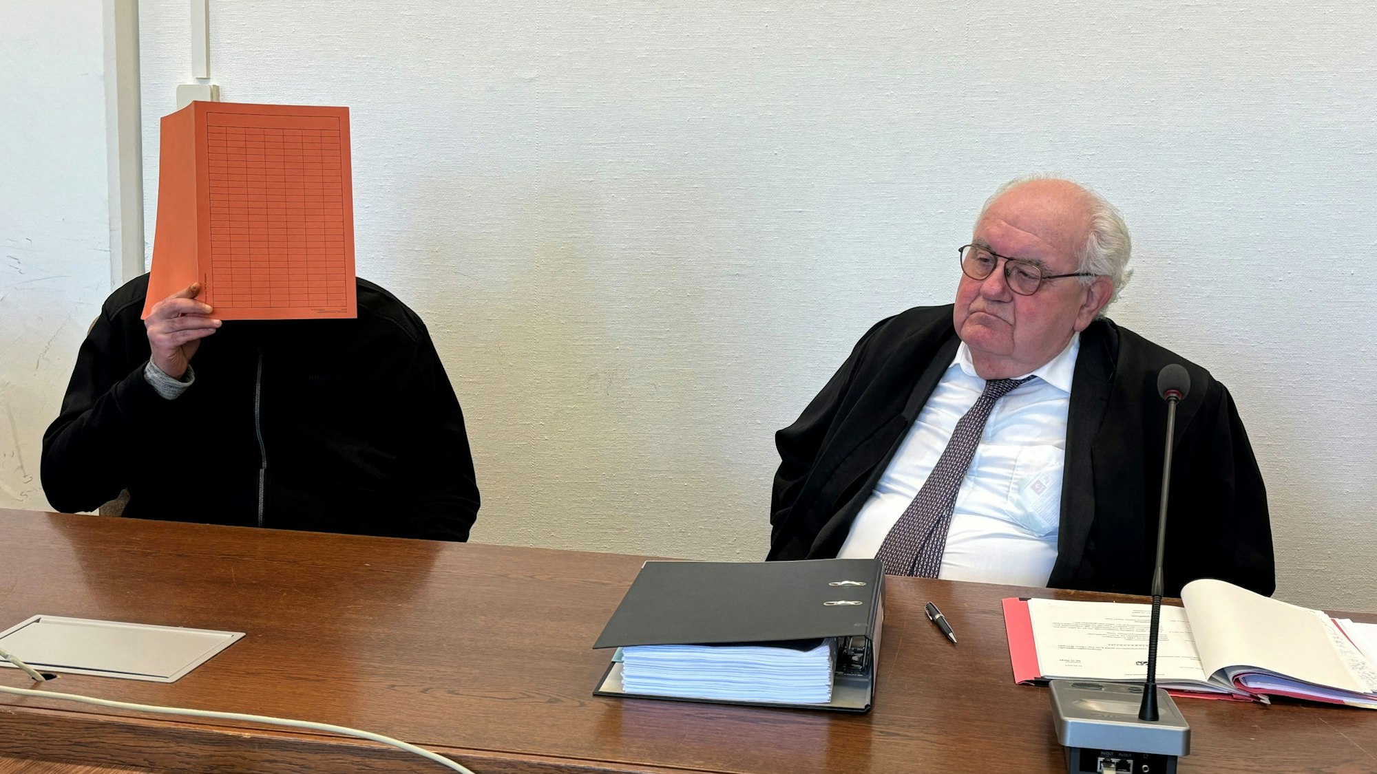 Prozess an Kölner Landgericht wegen Mordes in Leverkusen an einer Schwangeren