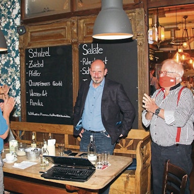 Auf der Wahlparty im Jahr 2020 feierte Christoph Nicodemus zusammen mit den Parteien, die ihn unterstützten – CDU, Grüne und FDP – seinen Sieg. Jetzt kündigte er an, aus gesundheitlichen Gründen nicht erneut zu kandidieren..