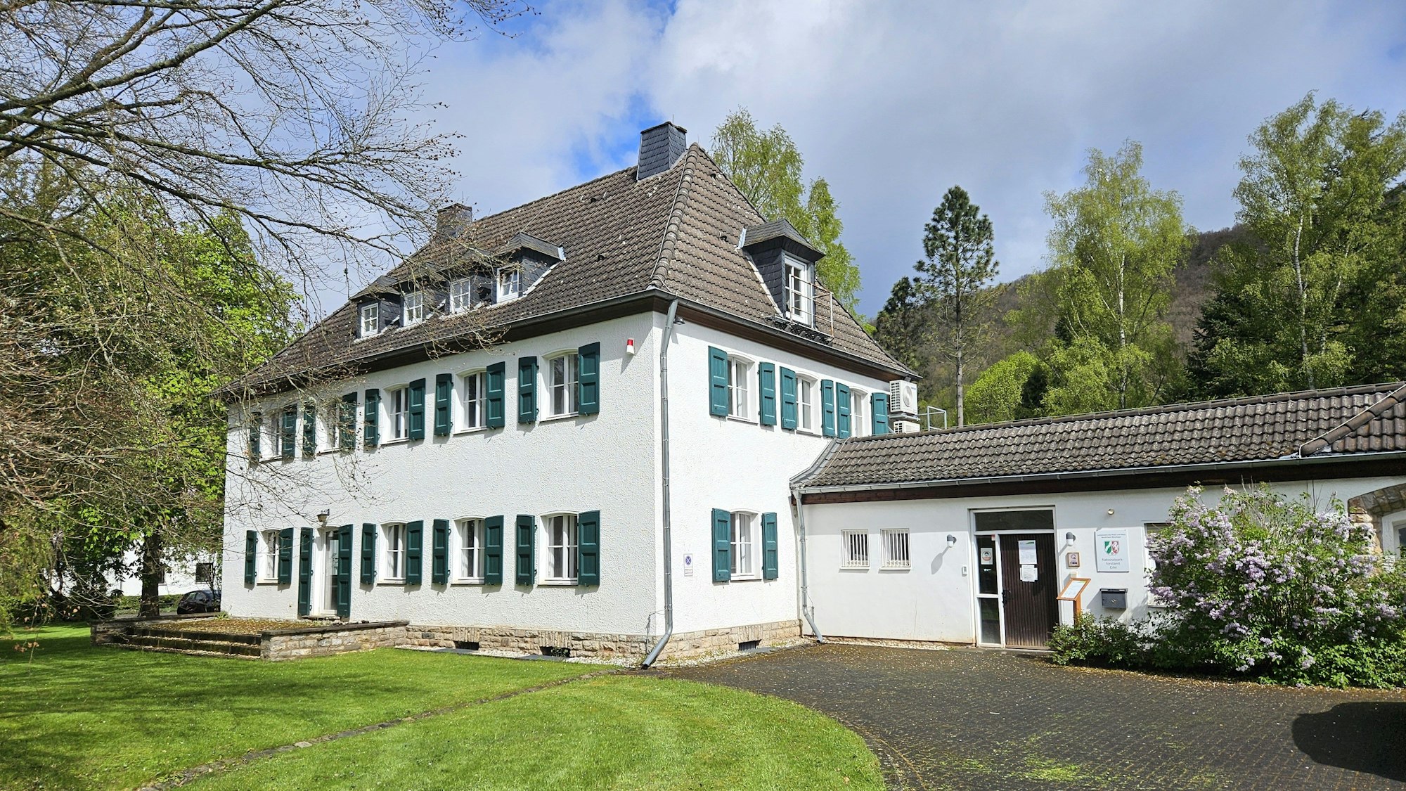 Blick auf das alte Forstamt, das abgerissen werden soll.