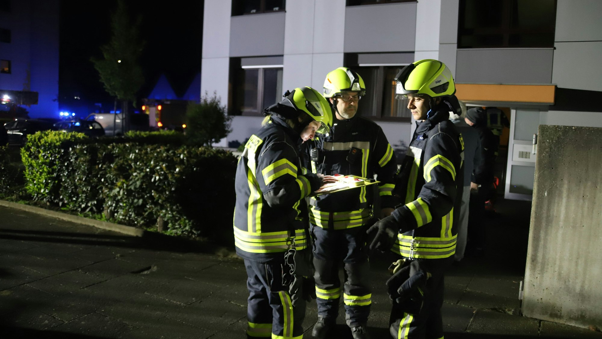 Feuerwehrleute hatten die Räume kontrolliert und setzten einen Hochdrucklüfter ein.