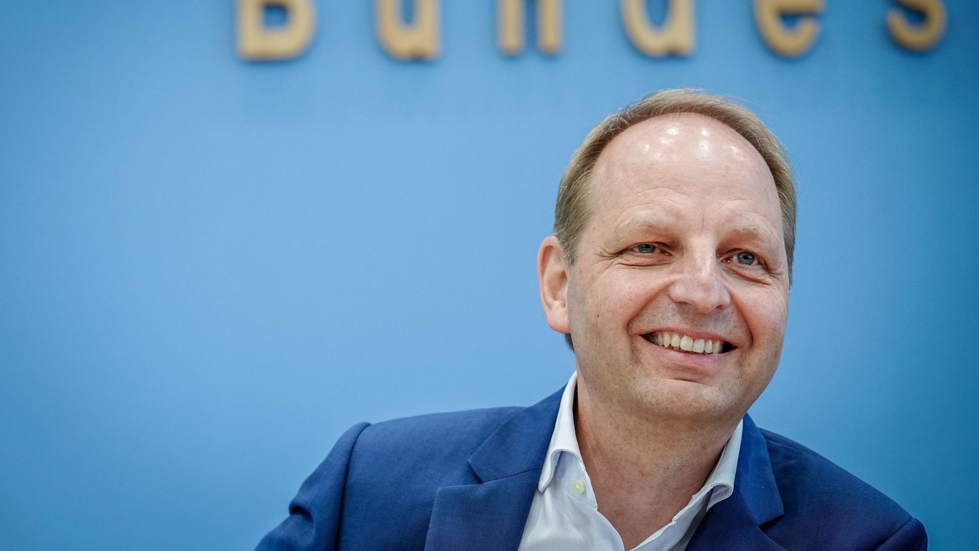 Der CDU-Bundestagsabgeordneter Thomas Heilmann gibt in der Bundespressekonferenz eine Pressekonferenz.