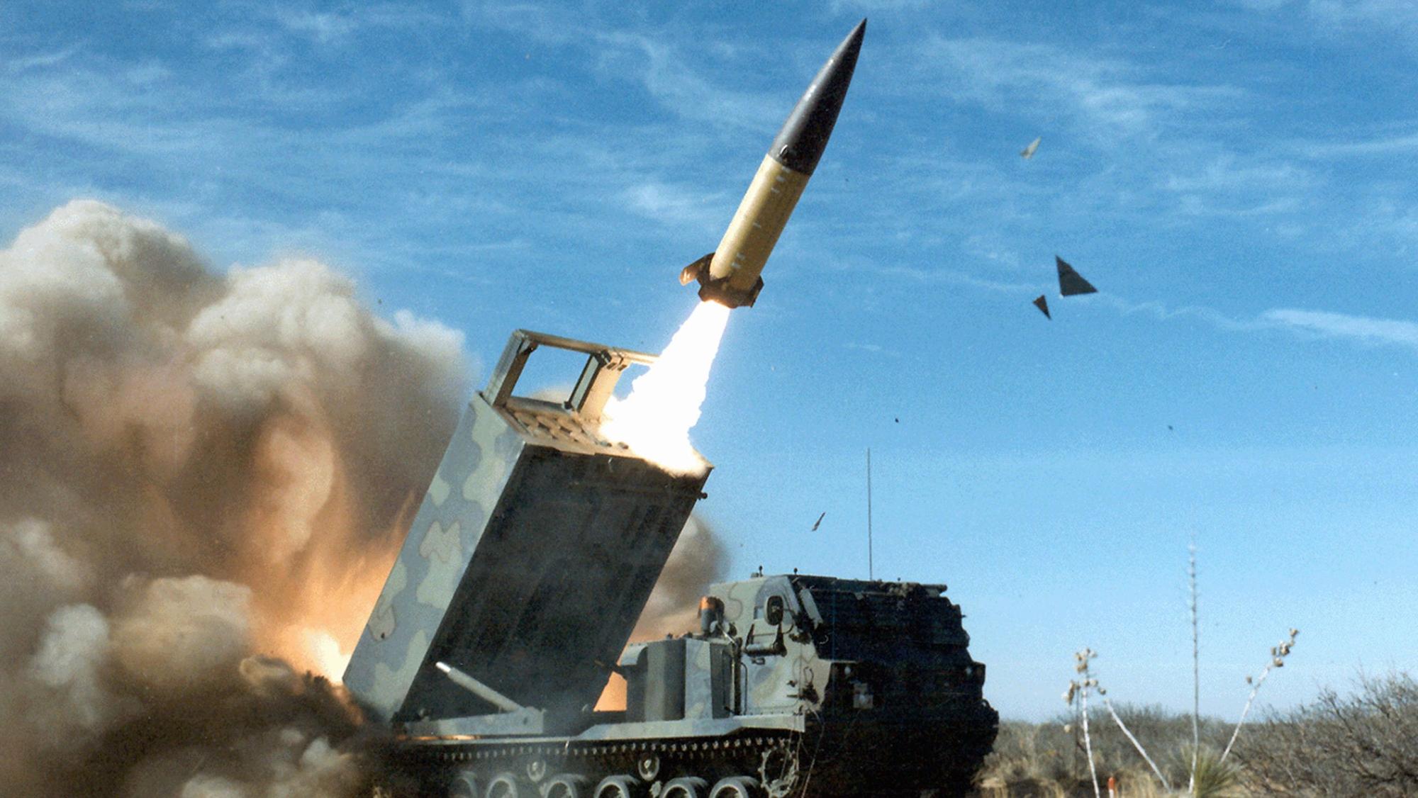 Eine ATACMS-Rakete wird bei einer Übung der US-Armee abgefeuert. Washington hat die Ukraine mit einer weitreichenden Variante des Raketensystem ausgestattet.