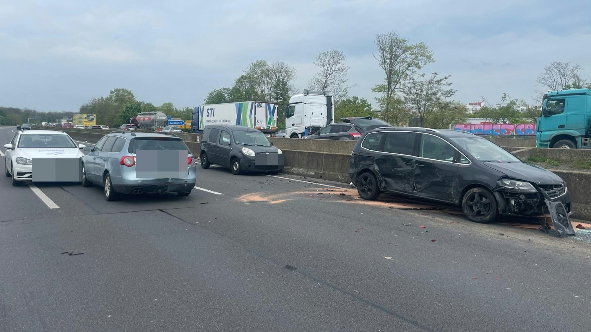 Unfall auf der A1 bei Bocklemünd am Freitagnachmittag